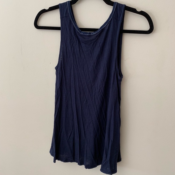 💙 Navy Blue Flowy Tank - Picture 2 of 5